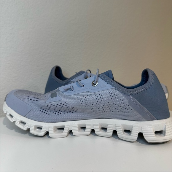 On Running CloudCoast Sneakers in Blue and White - Picture 3 of 9